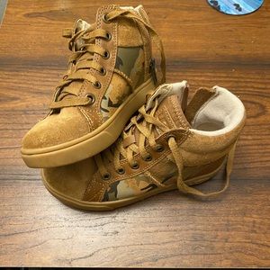 UGG Toddler/Boy Size 13 Camo Boots